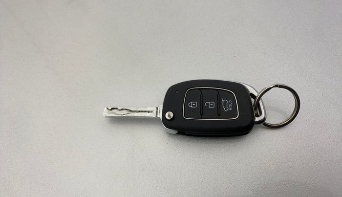 2017 Hyundai Tucson 2WD MT PETROL, Petrol, Manual, 72,220 km, Key Close Up