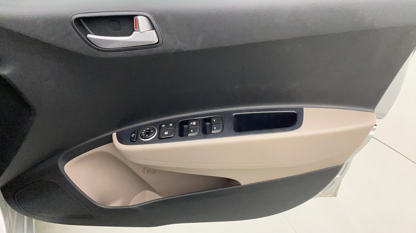 2018 Hyundai Grand i10 SPORTZ AT 1.2 KAPPA VTVT, Petrol, Automatic, 21,668 km, Driver Side Door Panels Control