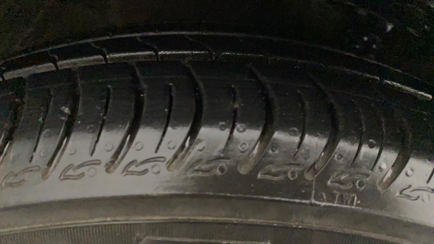 2018 Hyundai Grand i10 SPORTZ AT 1.2 KAPPA VTVT, Petrol, Automatic, 21,668 km, Left Front Tyre Tread