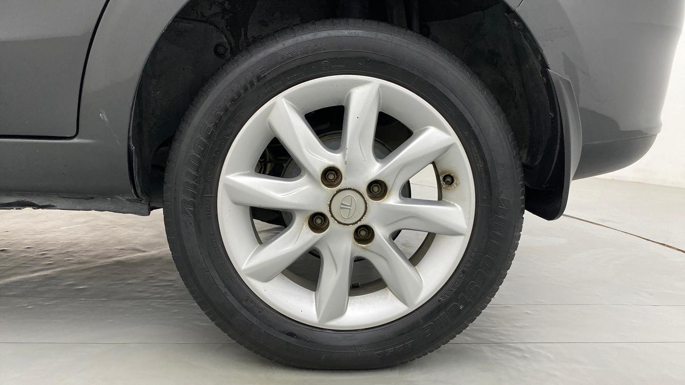 2017 Tata Zest XT QUADRAJET 90PS, Diesel, Manual, 43,938 km, Left Rear Wheel