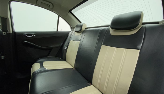 2017 Tata Zest XT QUADRAJET 90PS, Diesel, Manual, 43,938 km, Right Side Door Cabin View