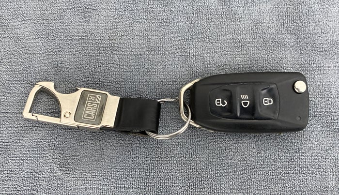 2017 Tata Zest XT QUADRAJET 90PS, Diesel, Manual, 43,938 km, Key Close-up