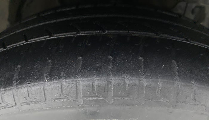 2017 Tata Zest XT QUADRAJET 90PS, Diesel, Manual, 43,938 km, Right Front Tyre Tread