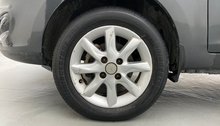 2017 Tata Zest XT QUADRAJET 90PS, Diesel, Manual, 43,938 km, Left Front Wheel