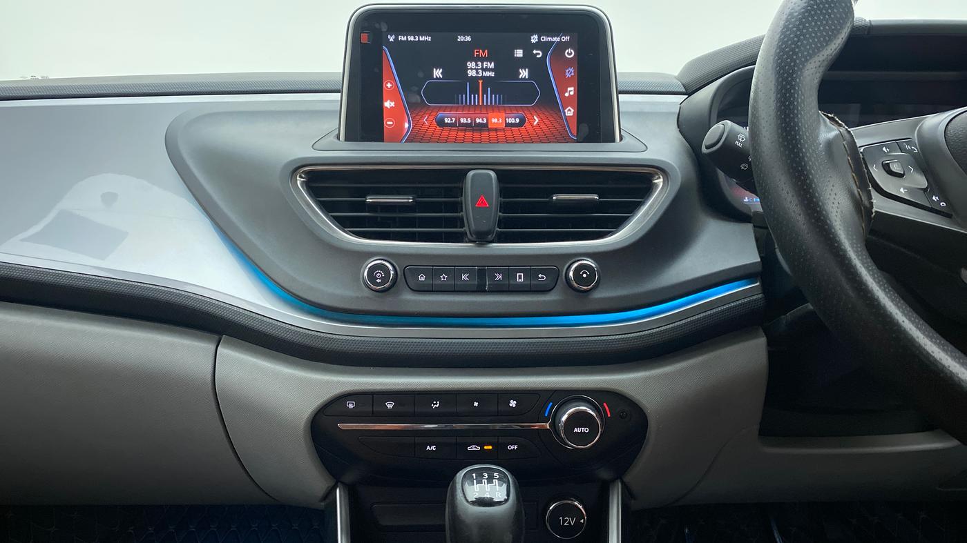 2020 Tata ALTROZ XZ 1.2, Petrol, Manual, 61,797 km, Air Conditioner