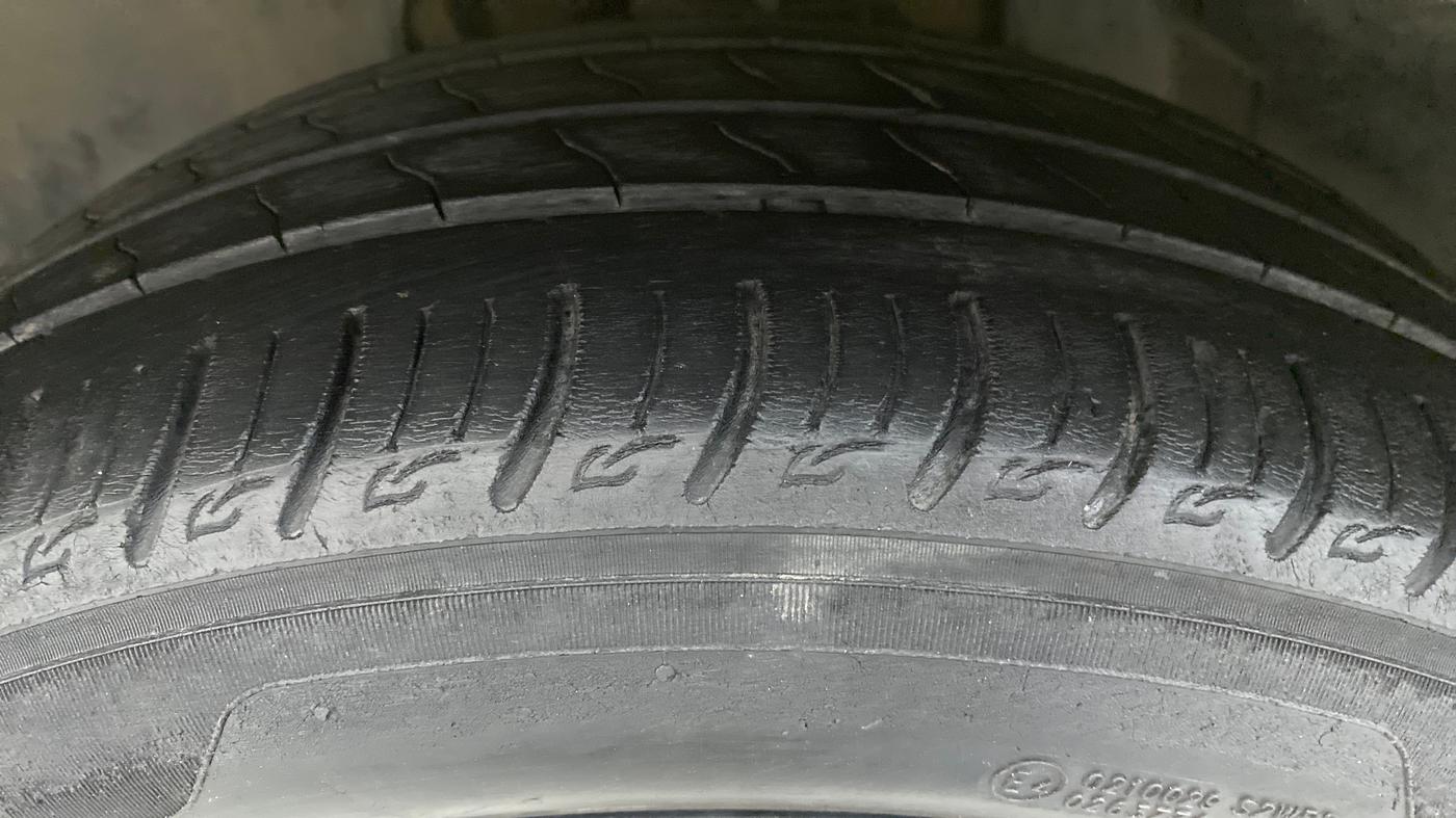 2020 Tata ALTROZ XZ 1.2, Petrol, Manual, 61,797 km, Left Front Tyre Tread