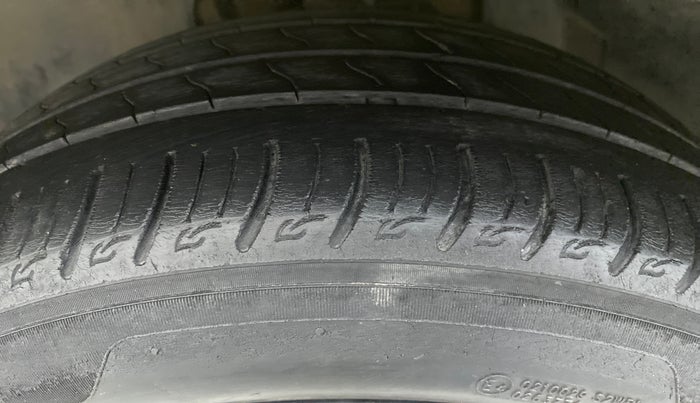 2020 Tata ALTROZ XZ 1.2, Petrol, Manual, 61,797 km, Left Front Tyre Tread