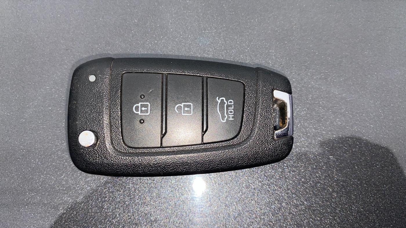 2023 Hyundai Verna S MT 1.5 MPI, Petrol, Manual, 28,537 km, Key Close Up