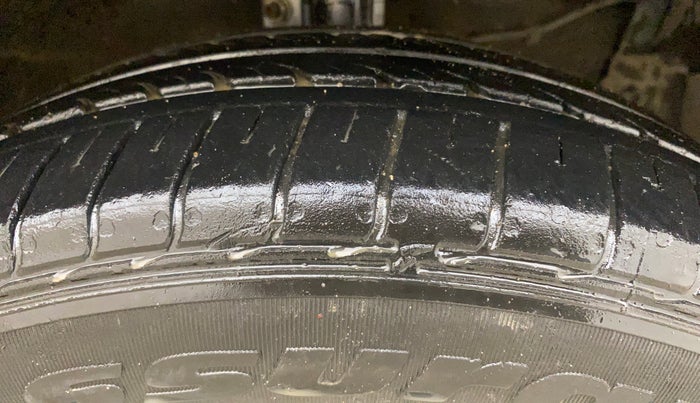 2015 Maruti Swift ZXI, Petrol, Manual, 65,375 km, Right Front Tyre Tread