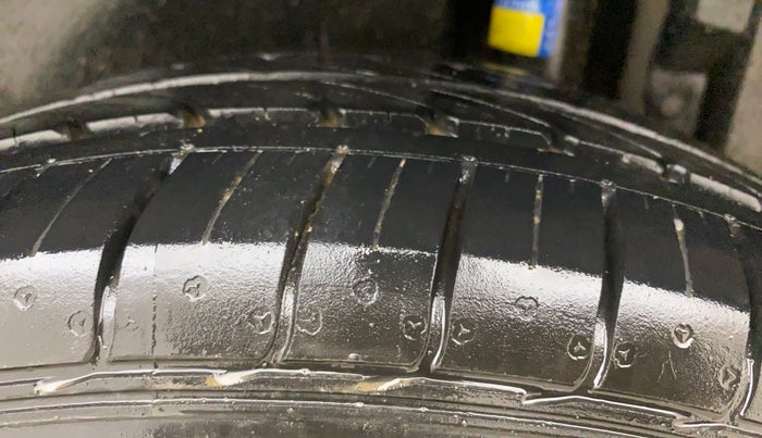 2015 Maruti Swift ZXI, Petrol, Manual, 65,375 km, Left Rear Tyre Tread