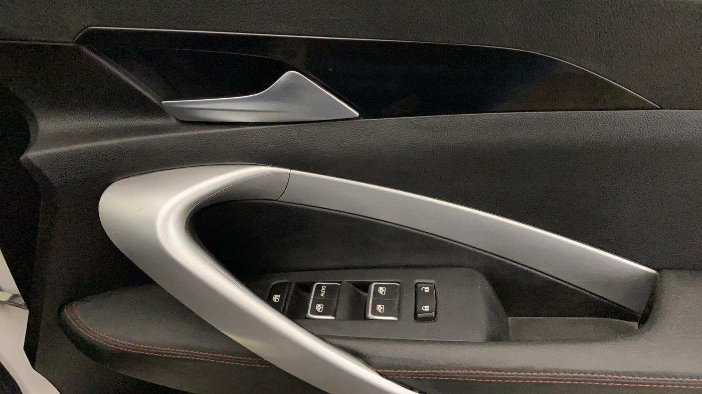 2020 MG HECTOR SUPER 1.5 PETROL, Petrol, Manual, 39,521 km, Driver Side Door Panels Control