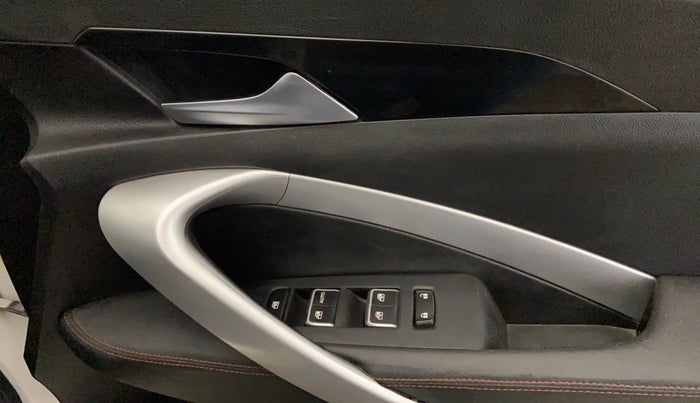 2020 MG HECTOR SUPER 1.5 PETROL, Petrol, Manual, 39,412 km, Driver Side Door Panels Control