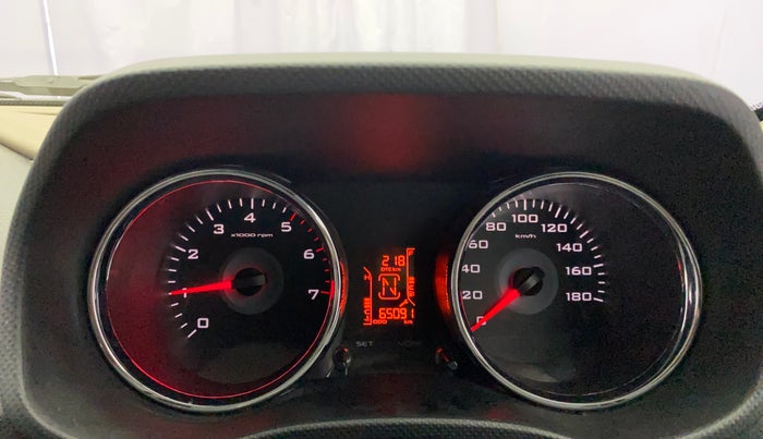 2017 Mahindra TUV300 T10 DUAL TONE, Diesel, Manual, 65,056 km, Odometer Image