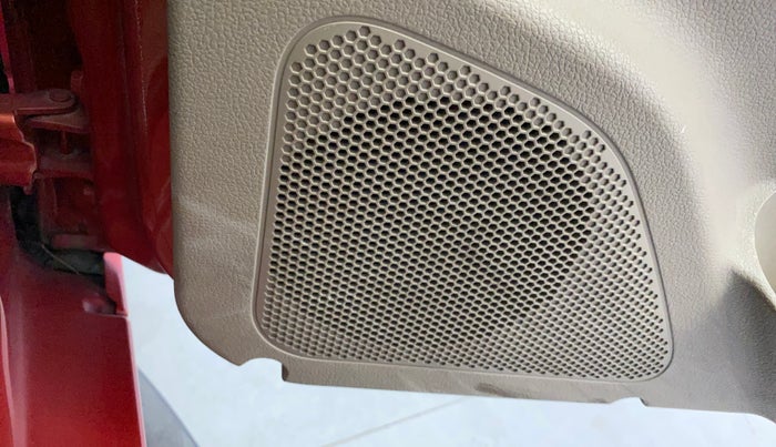 2017 Mahindra TUV300 T10 DUAL TONE, Diesel, Manual, 65,056 km, Speaker