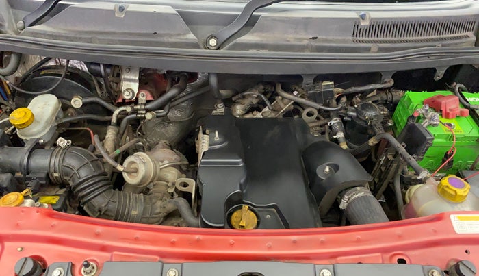 2017 Mahindra TUV300 T10 DUAL TONE, Diesel, Manual, 65,056 km, Open Bonet