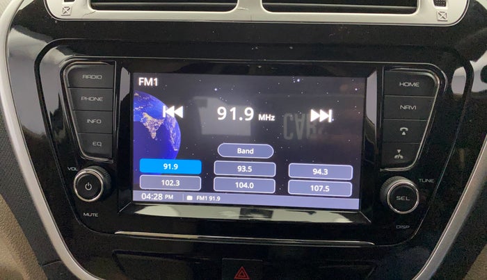 2017 Mahindra TUV300 T10 DUAL TONE, Diesel, Manual, 65,056 km, Infotainment System