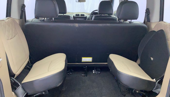 2017 Mahindra TUV300 T10 DUAL TONE, Diesel, Manual, 65,056 km, Third Seat Row ( optional )