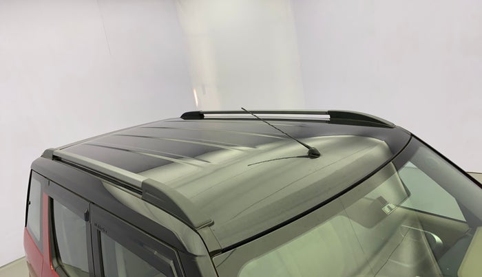 2017 Mahindra TUV300 T10 DUAL TONE, Diesel, Manual, 65,056 km, Roof