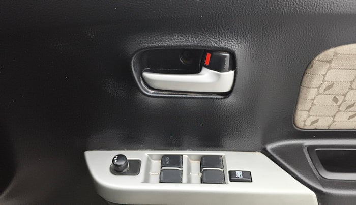 2015 Maruti Wagon R 1.0 VXI, Petrol, Manual, 55,792 km, Driver Side Door Panels Control