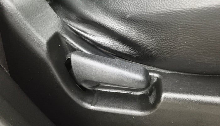 2015 Maruti Wagon R 1.0 VXI, Petrol, Manual, 55,792 km, Driver Side Adjustment Panel
