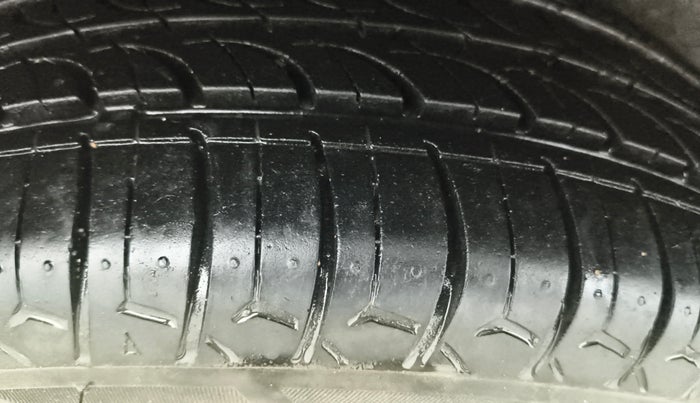 2015 Maruti Wagon R 1.0 VXI, Petrol, Manual, 55,792 km, Right Rear Tyre Tread
