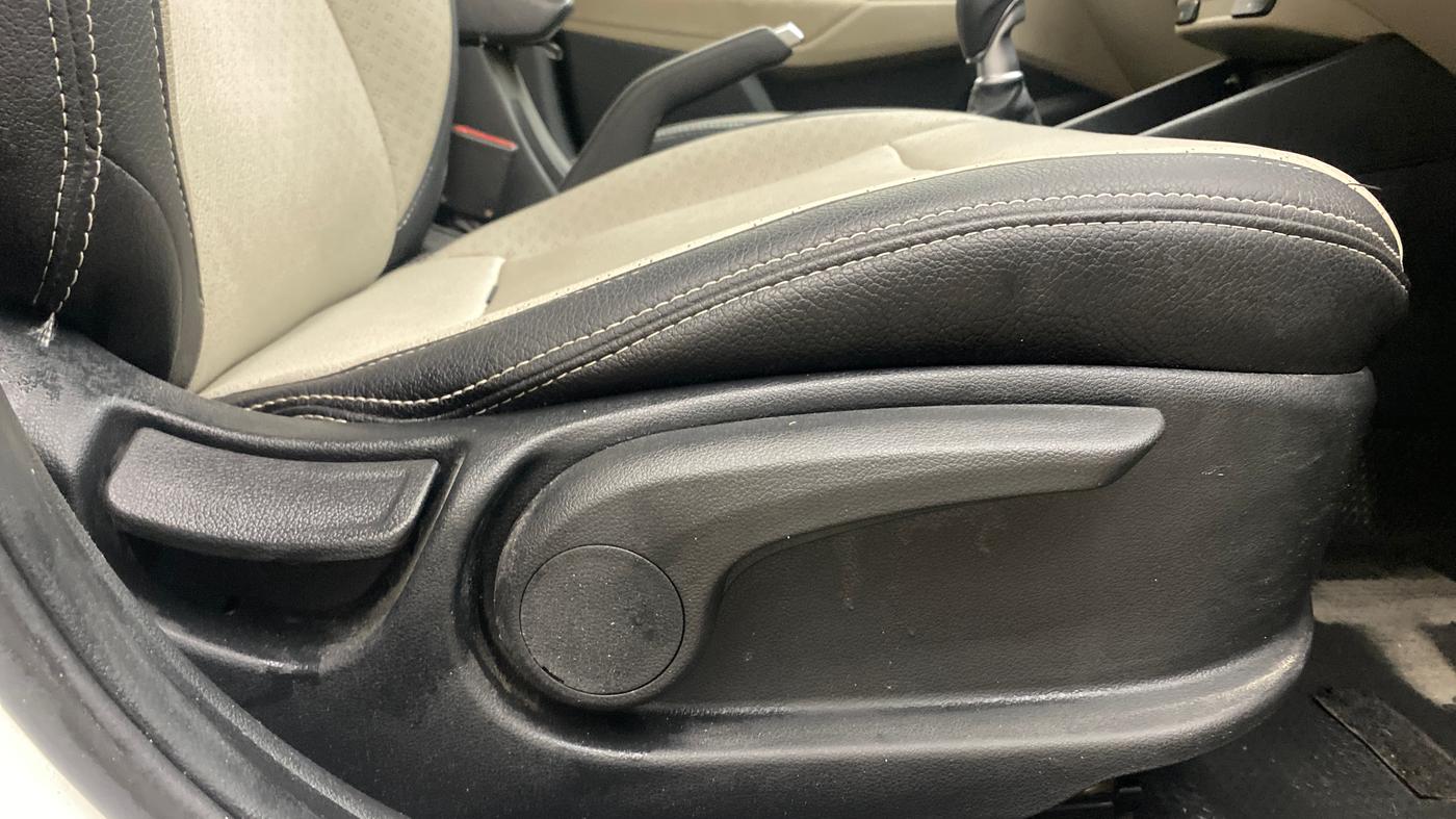 2019 Hyundai Verna 1.6 SX (O) CRDI MT, Diesel, Manual, 1,48,753 km, Driver Side Adjustment Panel