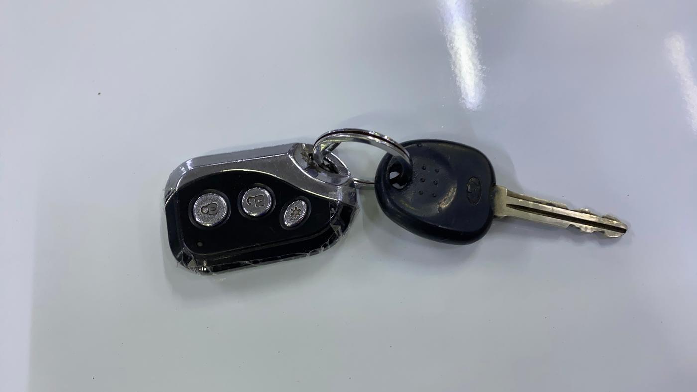 2013 Hyundai i10 ERA 1.1, Petrol, Manual, 1,03,603 km, Key Close Up
