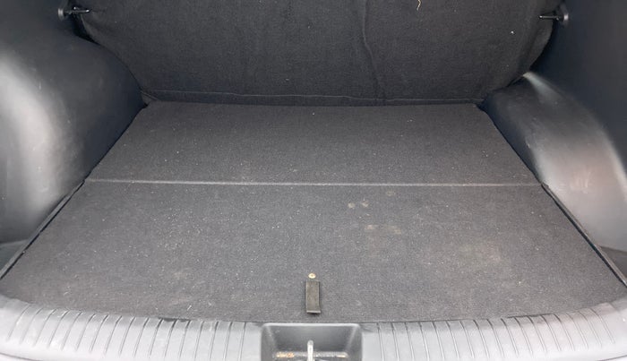 2018 Hyundai Creta E PLUS 1.6 PETROL, Petrol, Manual, 63,888 km, Boot Inside