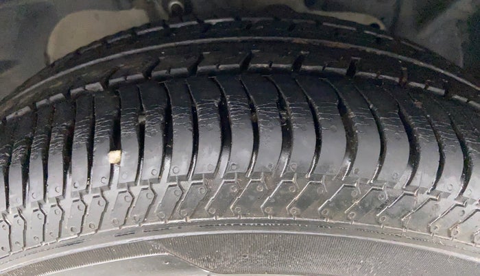 2017 Ford Ecosport 1.5 TITANIUM TI VCT AT, Petrol, Automatic, 14,091 km, Right Front Tyre Tread