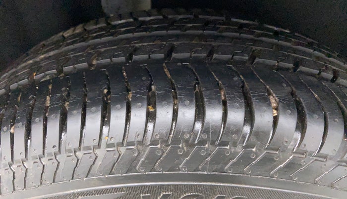 2017 Ford Ecosport 1.5 TITANIUM TI VCT AT, Petrol, Automatic, 14,091 km, Right Rear Tyre Tread