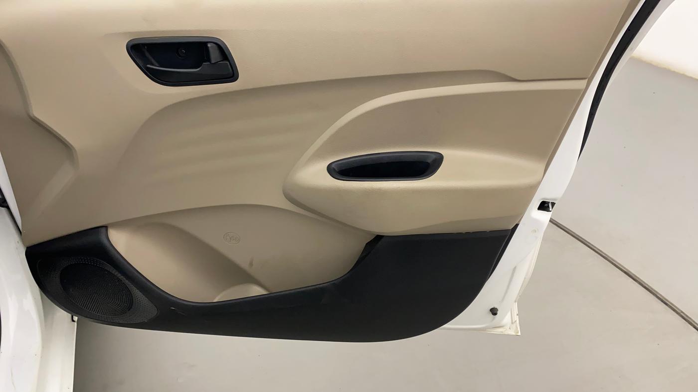 2022 Hyundai NEW SANTRO MAGNA, Petrol, Manual, 33,397 km, Driver Side Door Panels Control