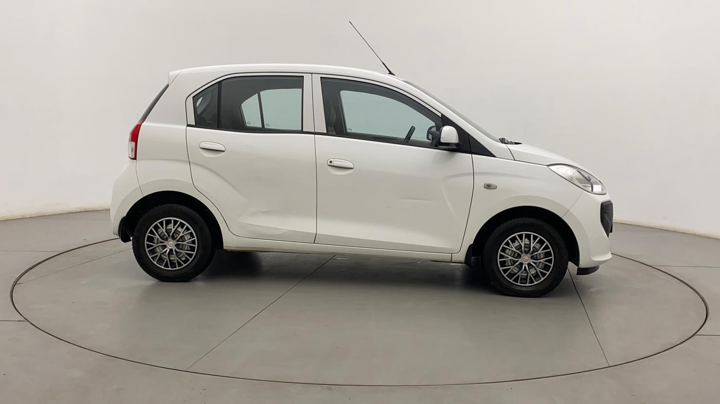 2022 Hyundai NEW SANTRO MAGNA, Petrol, Manual, 33,397 km, Right Side View