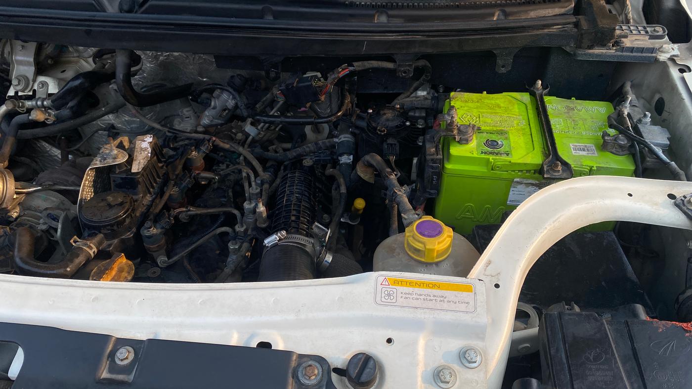 2018 Mahindra TUV300 T10, Diesel, Manual, 59,637 km, Engine View - Left