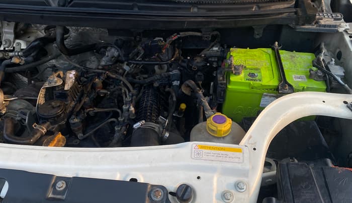 2018 Mahindra TUV300 T10, Diesel, Manual, 59,637 km, Engine View - Left