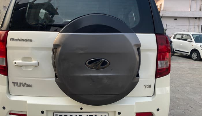 2018 Mahindra TUV300 T10, Diesel, Manual, 59,637 km, Spare Tyre