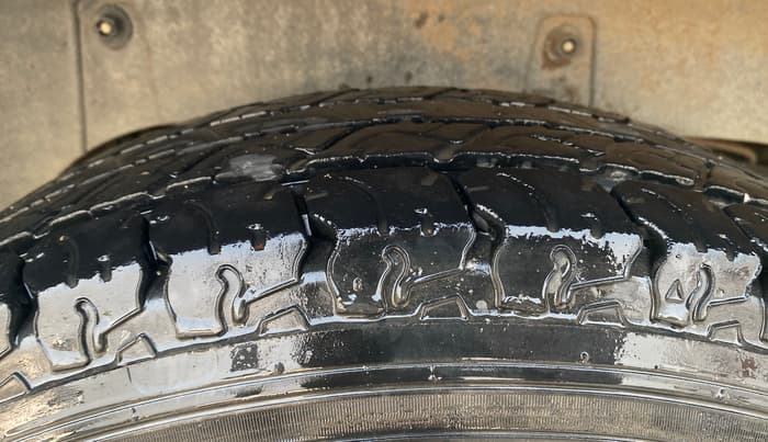 2018 Mahindra TUV300 T10, Diesel, Manual, 59,637 km, Right Rear Tyre Tread