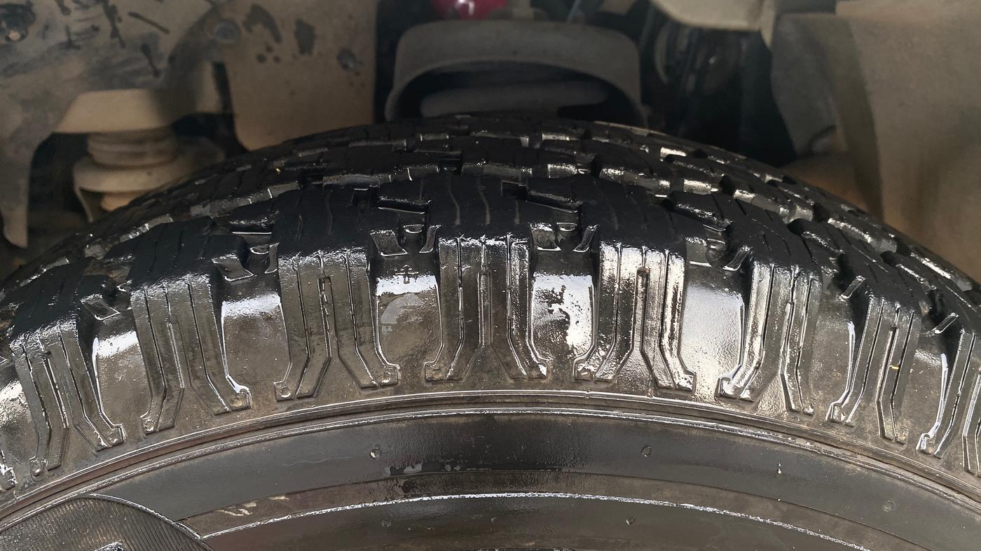2018 Mahindra TUV300 T10, Diesel, Manual, 59,637 km, Left Front Tyre Tread