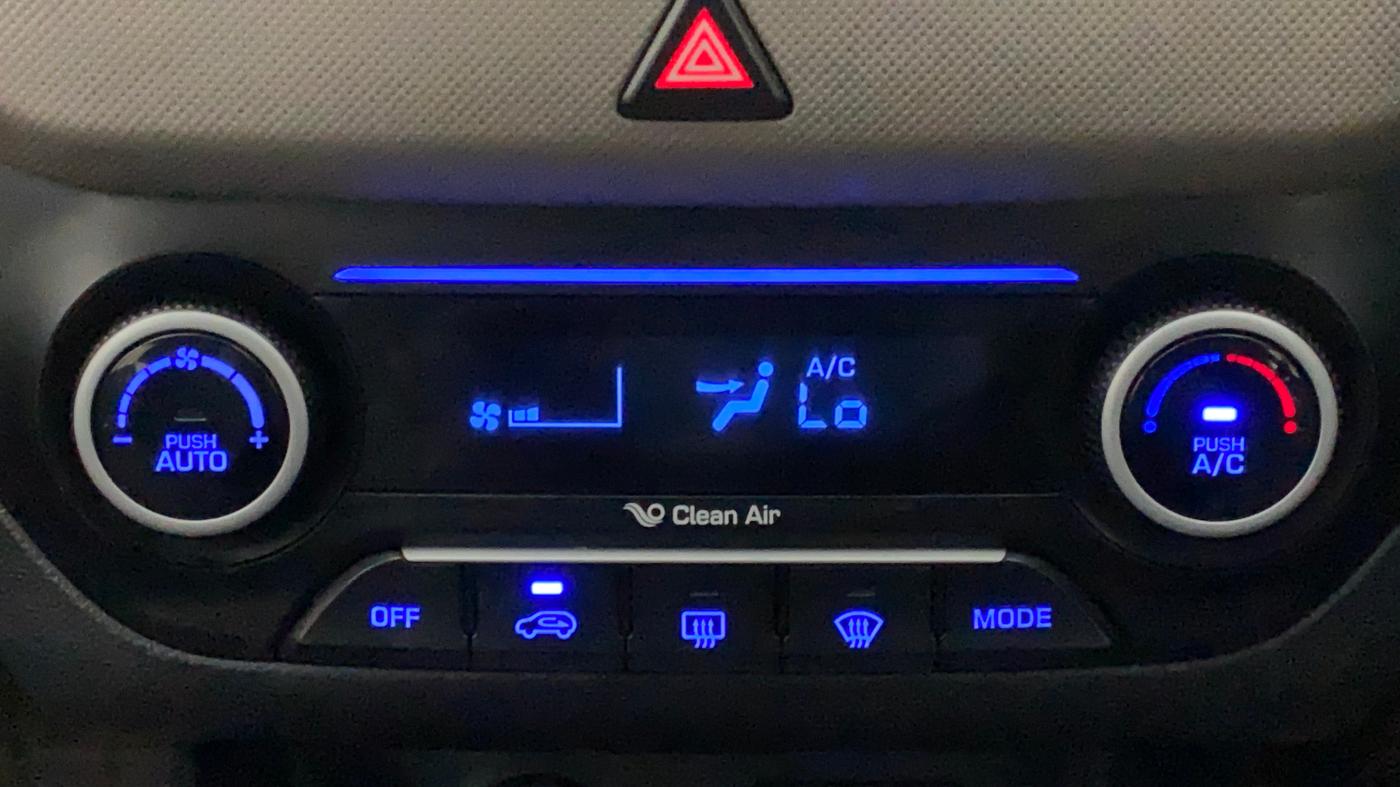 2016 Hyundai Creta SX PLUS 1.6 PETROL, Petrol, Manual, 1,05,587 km, Automatic Climate Control