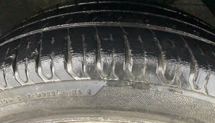 2018 Maruti Dzire ZXI, Petrol, Manual, 50,539 km, Right Front Tyre Tread