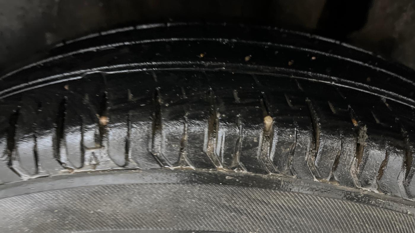 2023 Maruti Swift VXI, Petrol, Manual, 22,690 km, Left Rear Tyre Tread