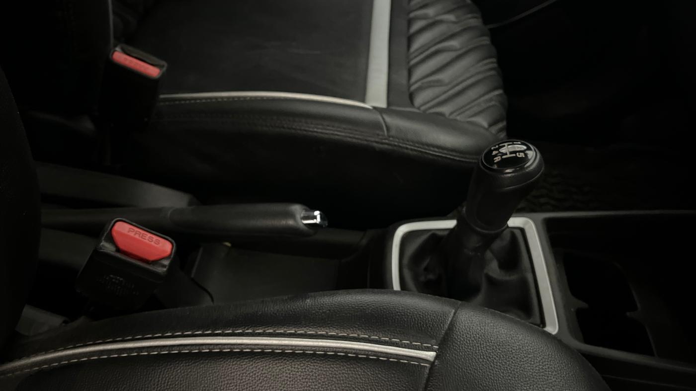 2023 Maruti Swift VXI, Petrol, Manual, 22,690 km, Gear Lever