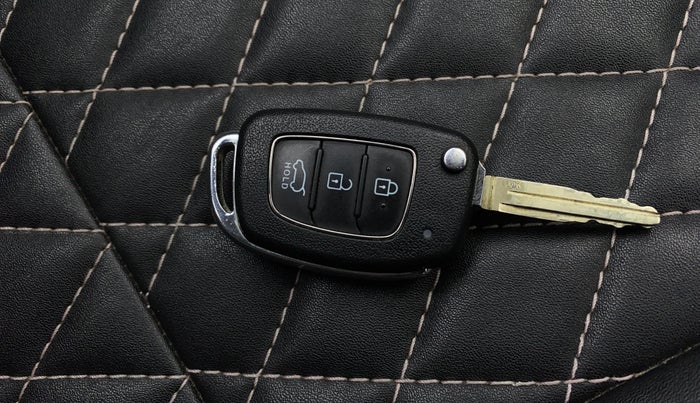 2022 Hyundai VENUE SX 1.0 TURBO IMT, Petrol, Manual, 43,434 km, Key Close Up