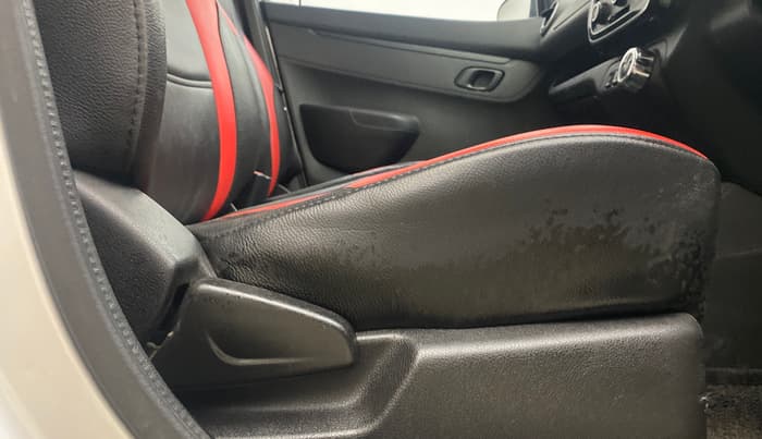 2017 Renault Kwid RXT 1.0 AMT, Petrol, Automatic, 59,705 km, Driver Side Adjustment Panel