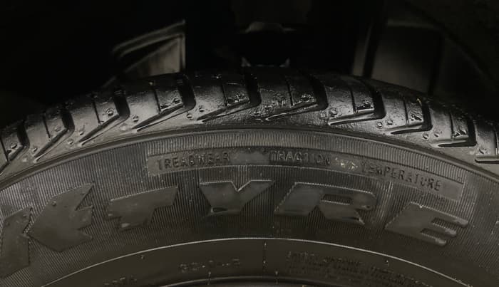 2017 Renault Kwid RXT 1.0 AMT, Petrol, Automatic, 59,705 km, Right Front Tyre Tread