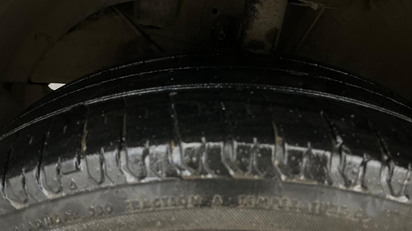 2023 Maruti Ertiga ZXi (O), Petrol, Manual, 59,744 km, Left Front Tyre Tread