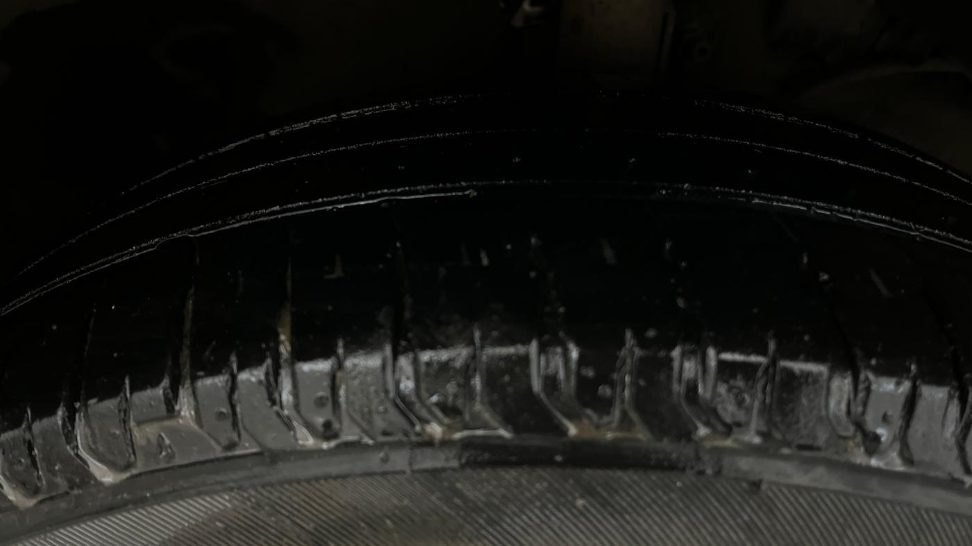 2023 Maruti Ertiga ZXi (O), Petrol, Manual, 59,744 km, Right Front Tyre Tread