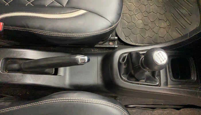 2014 Maruti Swift VDI, Diesel, Manual, 1,22,200 km, Gear Lever