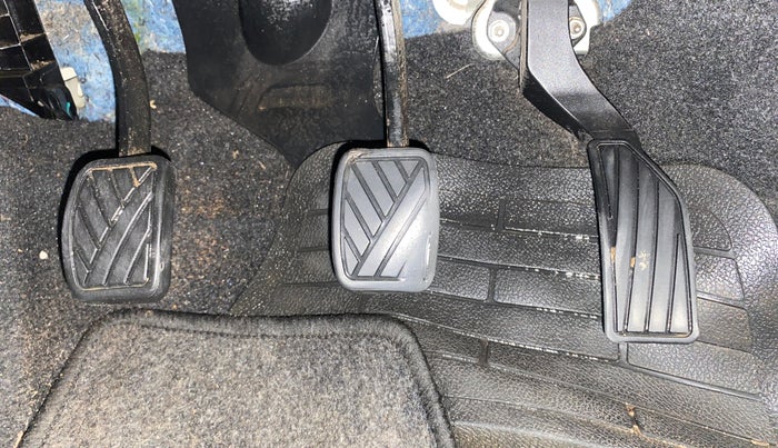 2014 Maruti Swift VDI, Diesel, Manual, 1,22,200 km, Pedals