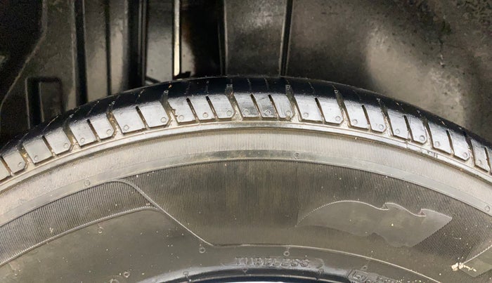 2014 Maruti Swift VDI, Diesel, Manual, 1,22,200 km, Right Rear Tyre Tread