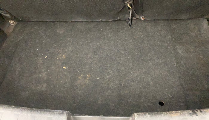 2014 Maruti Swift VDI, Diesel, Manual, 1,22,200 km, Boot Inside